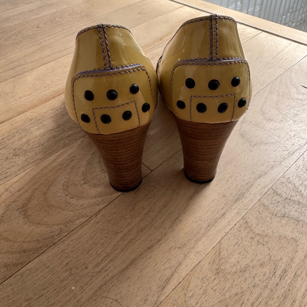 TOD'S Yellow Leather Fringe Block Heel Loafers - Picture 2 of 5